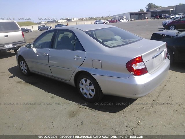 4T1BE32K04U904032 - 2004 TOYOTA CAMRY LE/XLE/SE SILVER photo 3