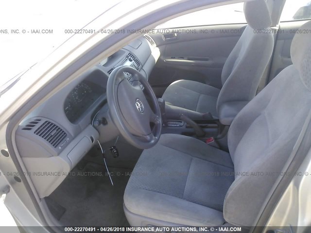 4T1BE32K04U904032 - 2004 TOYOTA CAMRY LE/XLE/SE Күміс фото 5