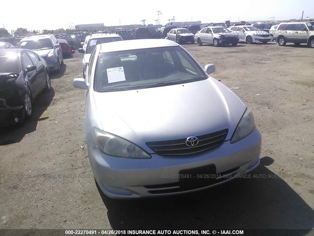 4T1BE32K04U904032 - 2004 TOYOTA CAMRY LE/XLE/SE SILVER photo 6