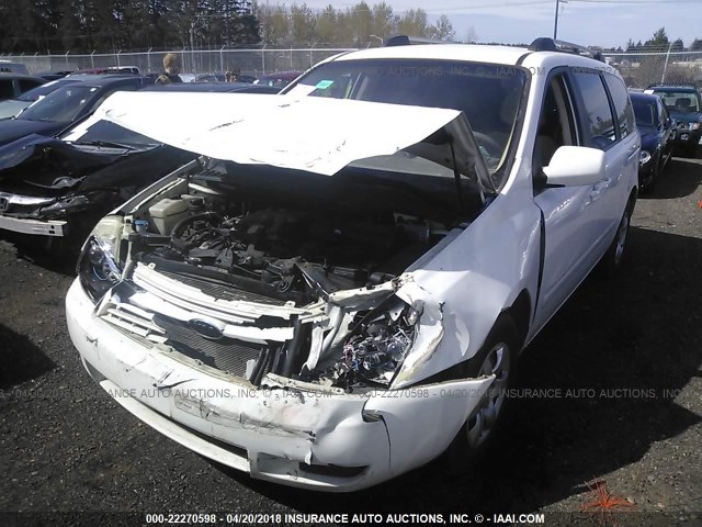 KNDMB233186226182 - 2008 KIA SEDONA EX/LX WHITE photo 2