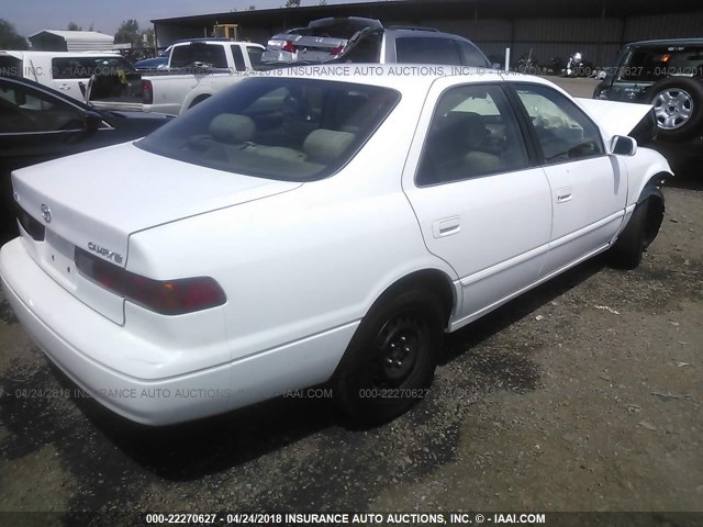 4T1BG22K7XU483015 - 1999 TOYOTA CAMRY CE/LE/XLE WHITE photo 4