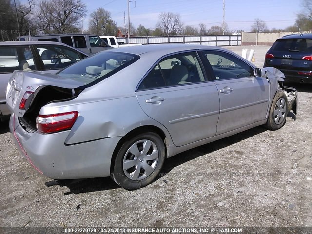4T4BE46K69R112626 - 2009 TOYOTA CAMRY SE/LE/XLE SILVER photo 4