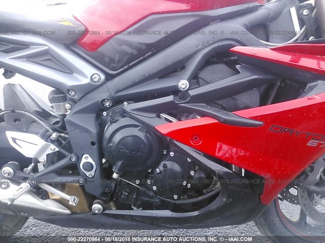 SMTA01YKXFJ678503 - 2015 TRIUMPH MOTORCYCLE DAYTONA 675 RED photo 8