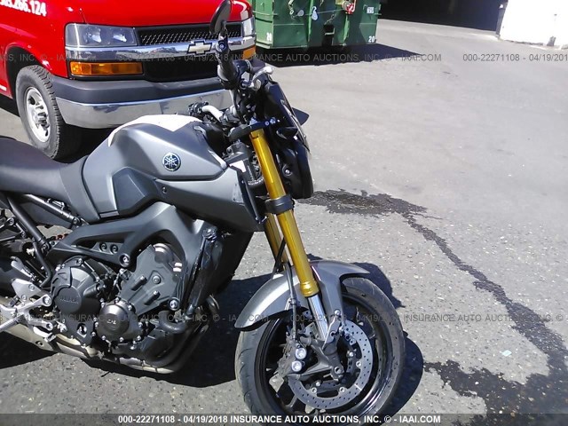 JYARN33EXFA006856 - 2015 YAMAHA FZ09 GRAY photo 5