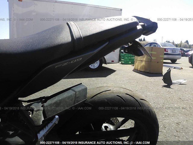 JYARN33EXFA006856 - 2015 YAMAHA FZ09 GRAY photo 6