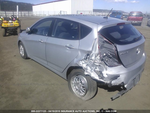 KMHCT5AE3DU092050 - 2013 HYUNDAI ACCENT GLS/GS SILVER photo 3