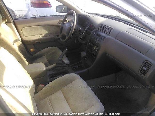 JN1CA21D6WM907136 - 1998 NISSAN MAXIMA GLE/GXE/SE BROWN photo 5