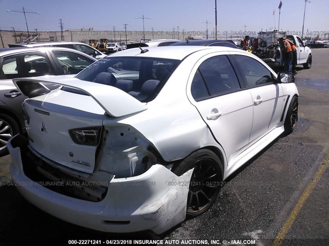 JA32W8FV6BU046810 - 2011 MITSUBISHI LANCER EVOLUTION GSR WHITE photo 4