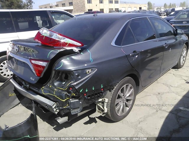 4T1BF1FK5FU934321 - 2015 TOYOTA CAMRY LE/XLE/SE/XSE GRAY photo 4