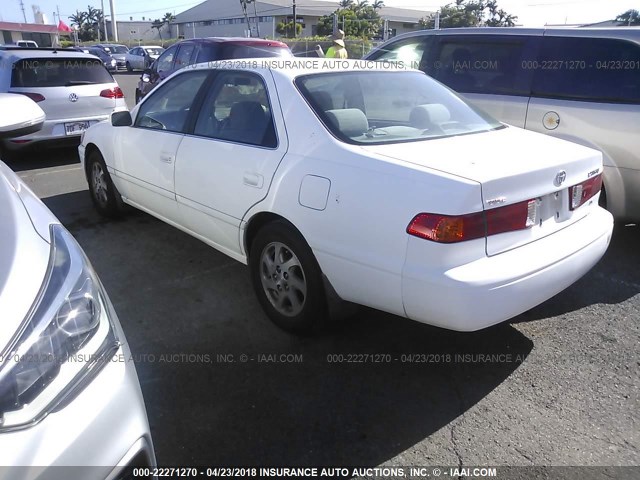 JT2BF22K4Y0239542 - 2000 TOYOTA CAMRY CE/LE/XLE WHITE photo 3