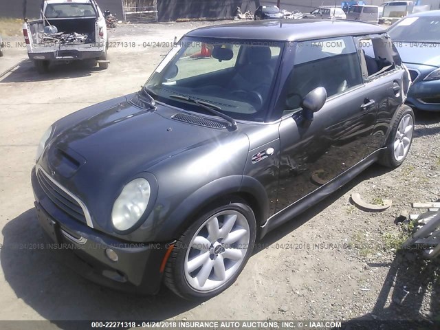 WMWRE33526TG99821 - 2006 MINI COOPER S GRAY photo 2