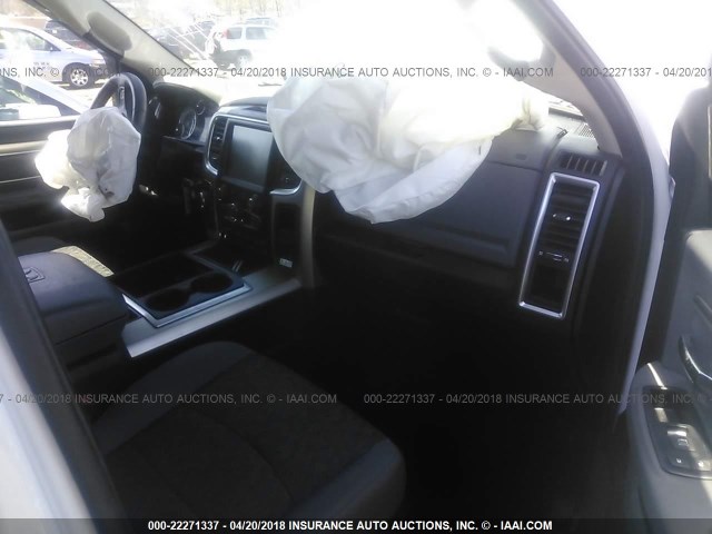 1C6RR7LT6FS663458 - 2015 RAM 1500 SLT WHITE photo 5