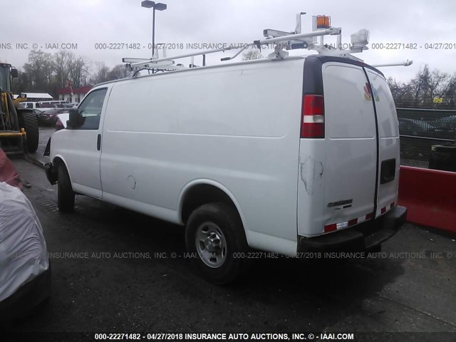 1GCWGFCF7F1152742 - 2015 CHEVROLET EXPRESS G2500  WHITE photo 3