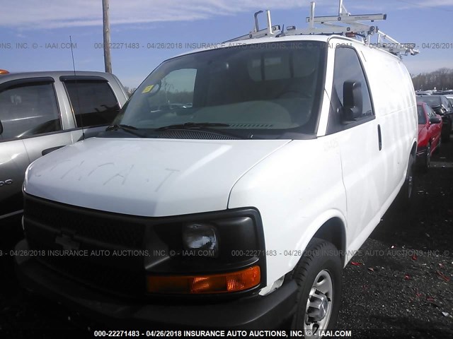 1GCWGFCF6F1157284 - 2015 CHEVROLET EXPRESS G2500  WHITE photo 2