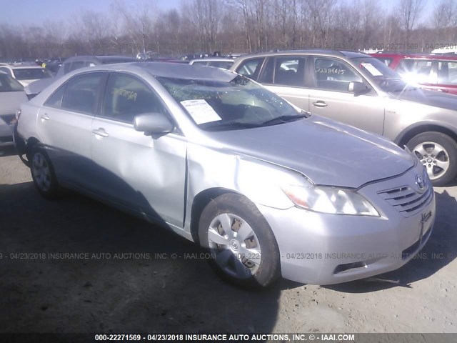 4T1BE46KX7U580771 - 2007 TOYOTA CAMRY NEW GENERAT CE/LE/XLE/SE SILVER photo 1
