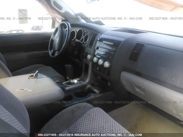 5TFRU5F18AX021244 - 2010 TOYOTA TUNDRA DOUBLE CAB SR5 BLUE photo 5