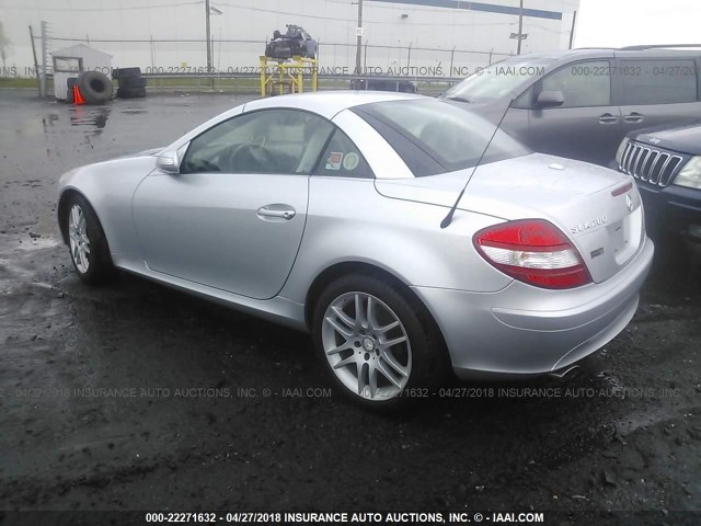 WDBWK54F98F188671 - 2008 MERCEDES-BENZ SLK 280 SILVER photo 3