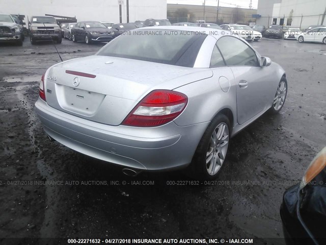 WDBWK54F98F188671 - 2008 MERCEDES-BENZ SLK 280 SILVER photo 4