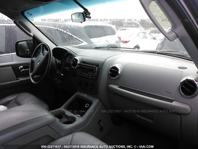 1FMFU16535LA55812 - 2005 FORD EXPEDITION XLT Qırmızı foto 5