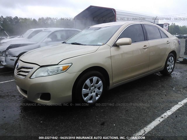 4T1BF3EK6BU667259 - 2011 TOYOTA CAMRY SE/LE/XLE GOLD photo 2