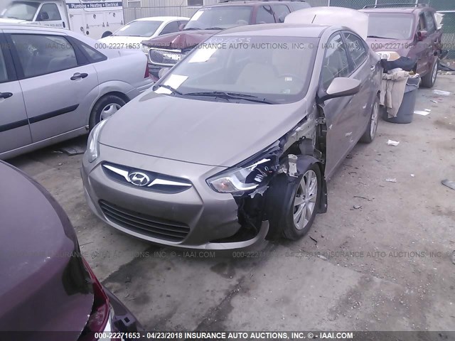 KMHCU4AE8DU461802 - 2013 HYUNDAI ACCENT GLS/SE GOLD photo 2