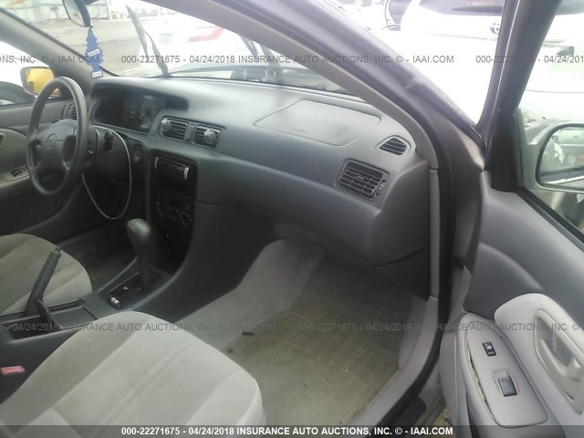 4T1BG22K2XU411106 - 1999 TOYOTA CAMRY CE/LE/XLE 棕色 照片 5
