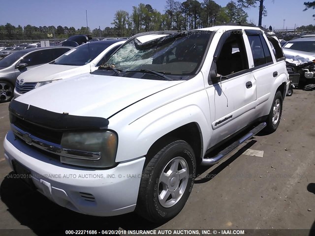 1GNDS13S522268135 - 2002 CHEVROLET TRAILBLAZER  WHITE photo 2