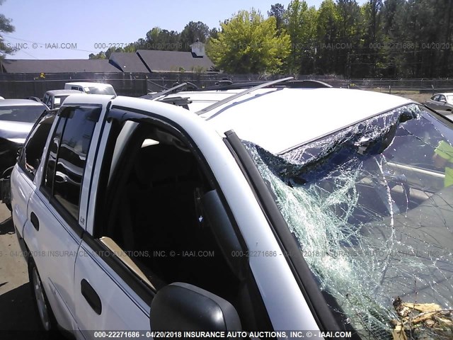 1GNDS13S522268135 - 2002 CHEVROLET TRAILBLAZER  WHITE photo 6