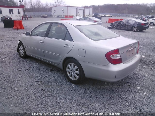 4T1BF32K44U071431 - 2004 TOYOTA CAMRY LE/XLE/SE 银色 照片 3