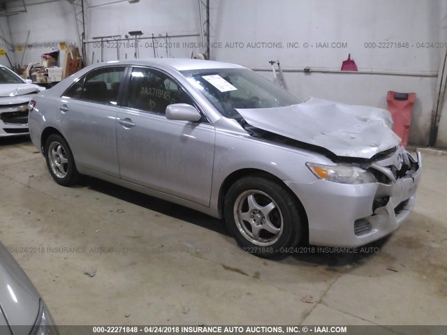 4T1BF3EK2AU072617 - 2010 TOYOTA CAMRY SE/LE/XLE SILVER photo 1