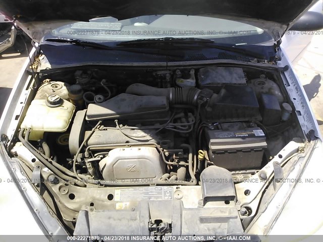 1FAFP3432YW199028 - 2000 FORD FOCUS SE/SE SPORT WHITE photo 10