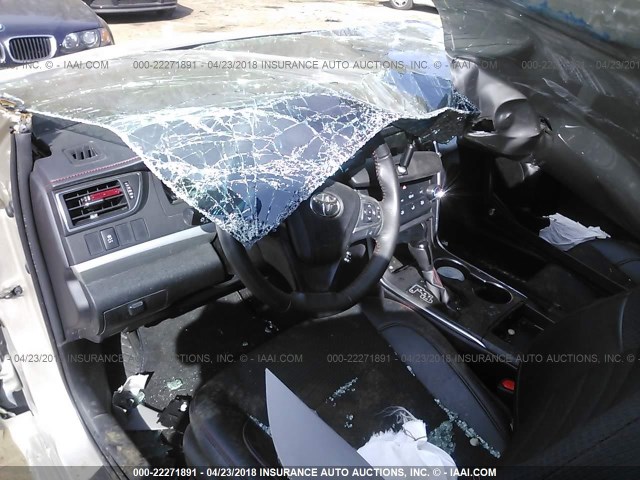 4T1BF1FK1GU551381 - 2016 TOYOTA CAMRY LE/XLE/SE/XSE GOLD photo 5