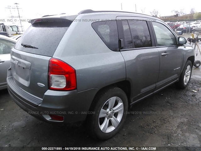 1J4NF1FB6BD252246 - 2011 JEEP COMPASS SPORT GRAY photo 4