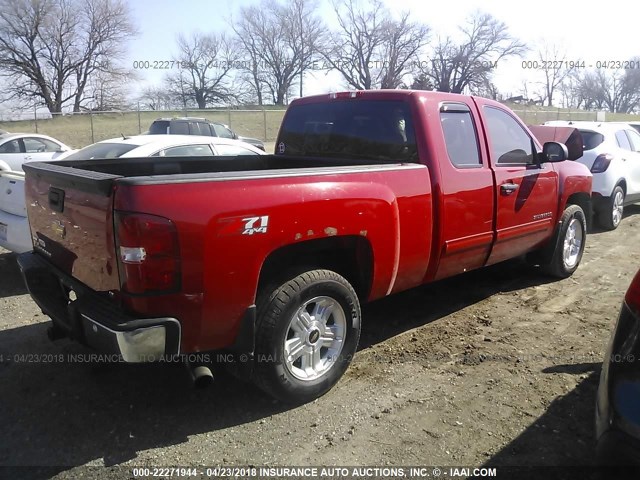 1GCRKSE32BZ395247 - 2011 CHEVROLET SILVERADO K1500 LT RED photo 4