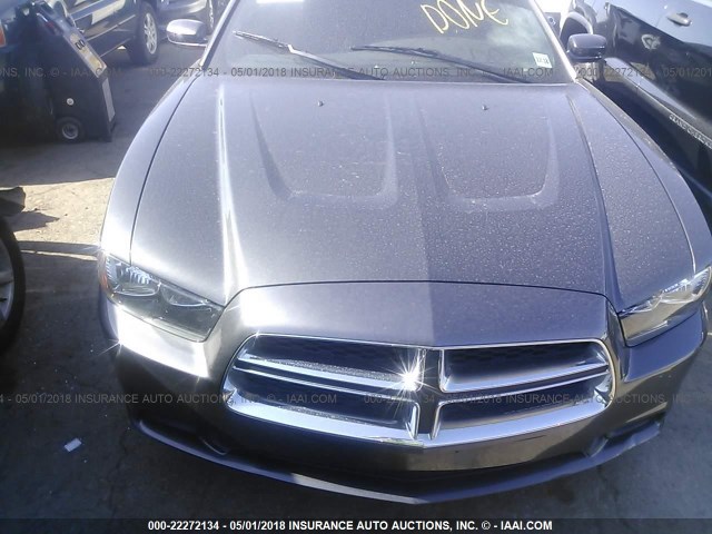 2C3CDXBG1DH555548 - 2013 DODGE CHARGER SE GRAY photo 6