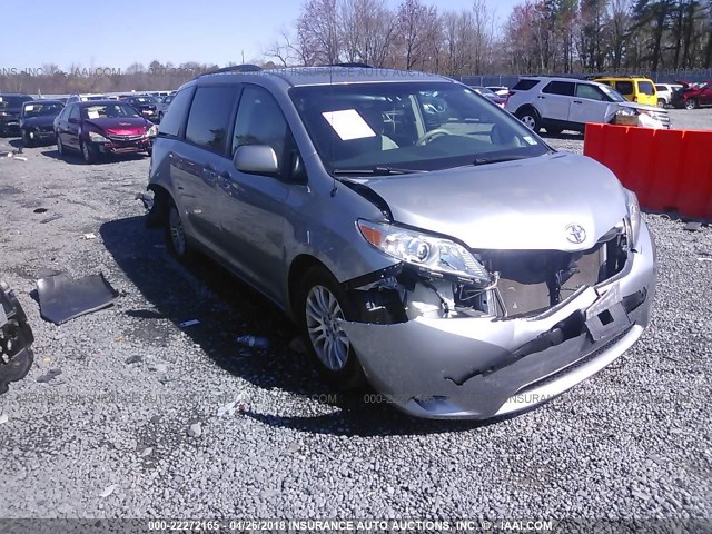 5TDYK3DC0DS401988 - 2013 TOYOTA SIENNA XLE/LIMITED SILVER photo 1