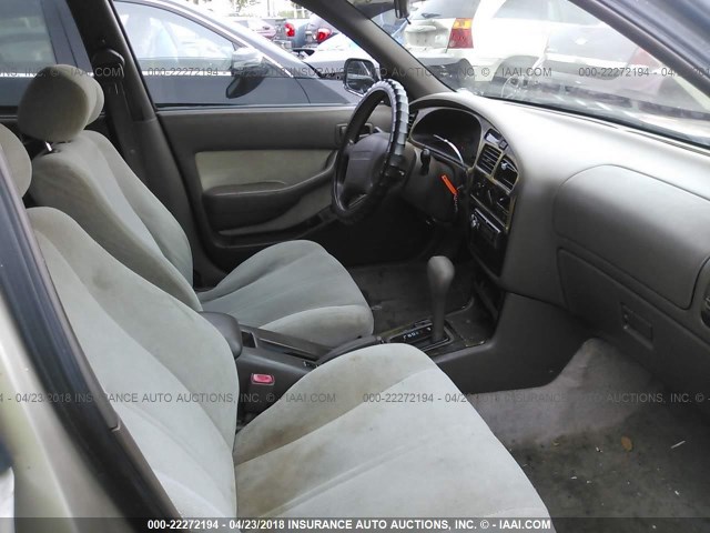 JT2BG12K1T0366457 - 1996 TOYOTA CAMRY DX/LE/XLE ოქროსფერი ფოტო 5