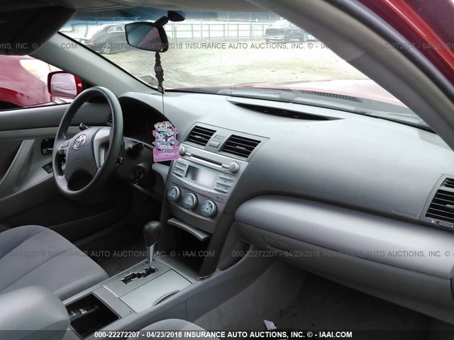 4T1BE46K89U373766 - 2009 TOYOTA CAMRY SE/LE/XLE Красный фото 5
