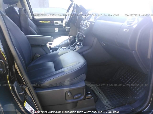 SALAK2D48BA550124 - 2011 LAND ROVER LR4 HSE LUXURY BLACK photo 5