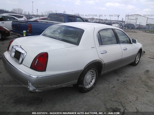 1LNHM81W81Y677272 - 2001 LINCOLN TOWN CAR EXECUTIVE Белый фото 4
