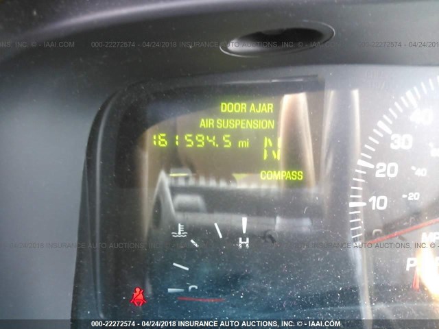 1LNHM81W81Y677272 - 2001 LINCOLN TOWN CAR EXECUTIVE Белый фото 7