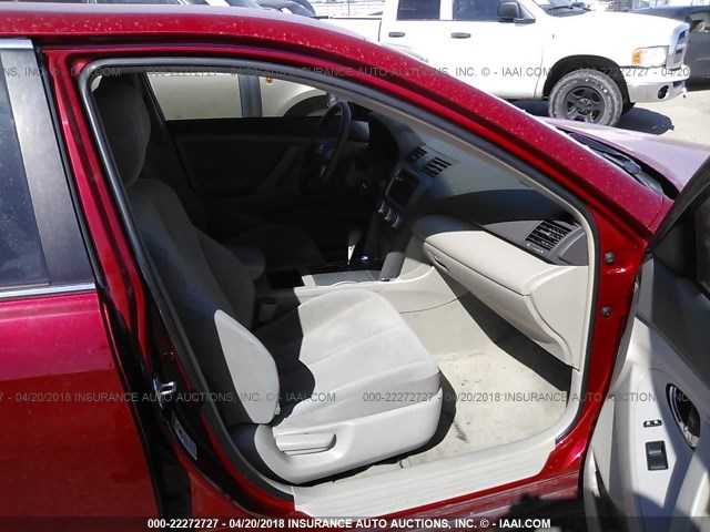 4T4BE46K48R046124 - 2008 TOYOTA CAMRY CE/LE/XLE/SE RED photo 5