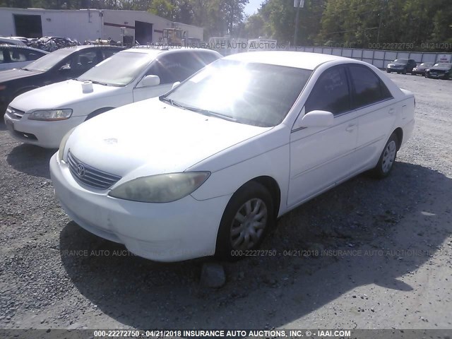 4T1BE32K85U428176 - 2005 TOYOTA CAMRY LE/XLE/SE WHITE photo 2