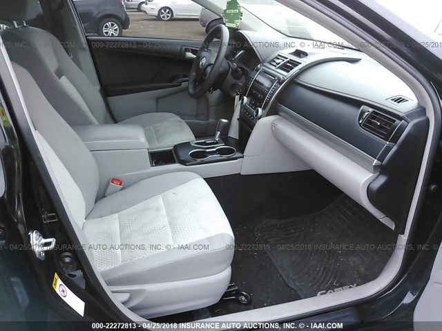 4T1BF1FK1CU605739 - 2012 TOYOTA CAMRY SE/LE/XLE BLACK photo 5