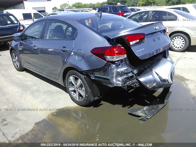 3KPFL4A76JE249688 - 2018 KIA FORTE LX/S GRAY photo 3