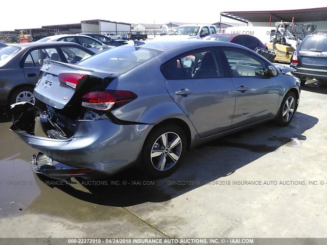 3KPFL4A76JE249688 - 2018 KIA FORTE LX/S GRAY photo 4