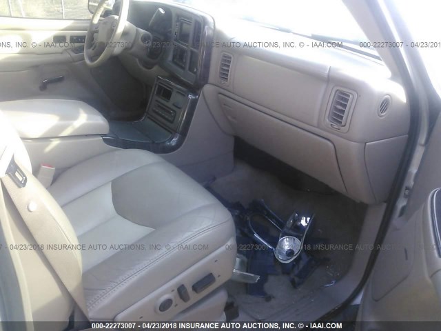 1GKEK63U94J280135 - 2004 GMC YUKON DENALI Pewter photo 5