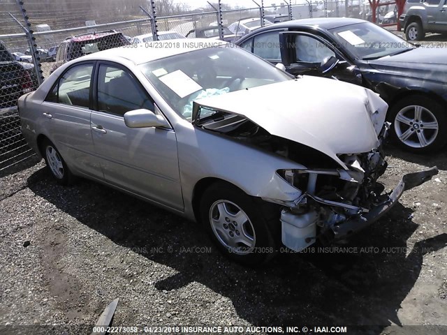 4T1BF32KX3U053434 - 2003 TOYOTA CAMRY LE/XLE/SE ოქროსფერი ფოტო 1