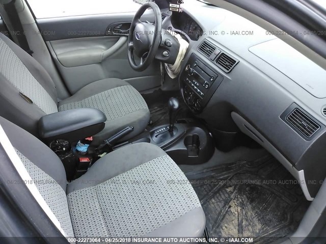 1FAHP34N17W252424 - 2007 FORD FOCUS ZX4/S/SE/SES GRAY photo 5