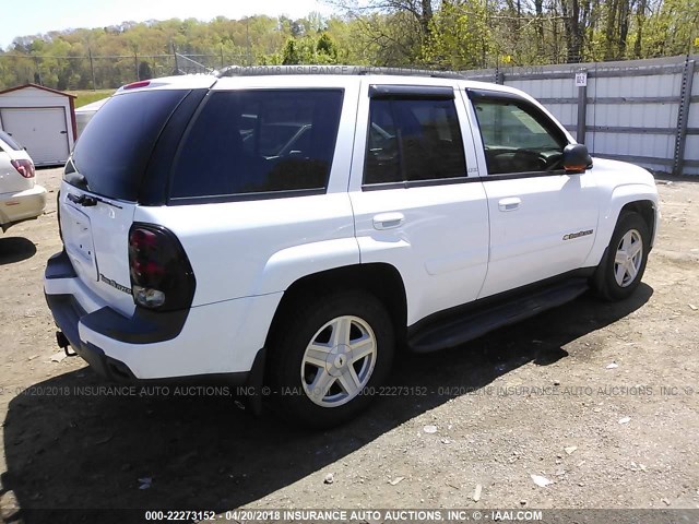 1GNDT13S032342026 - 2003 CHEVROLET TRAILBLAZER  WHITE photo 4